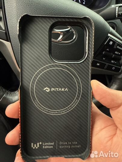 Чехол на iPhone 14 pro pitaka