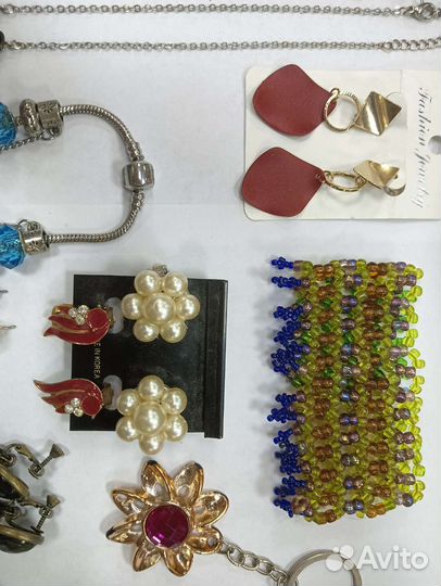 Лот бижутерии 3
