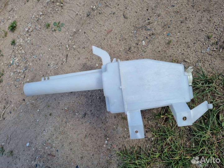 Бачок омывателя Nissan x trail t30