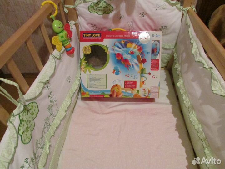 Продаю музыкальную прикроватную игрушку 