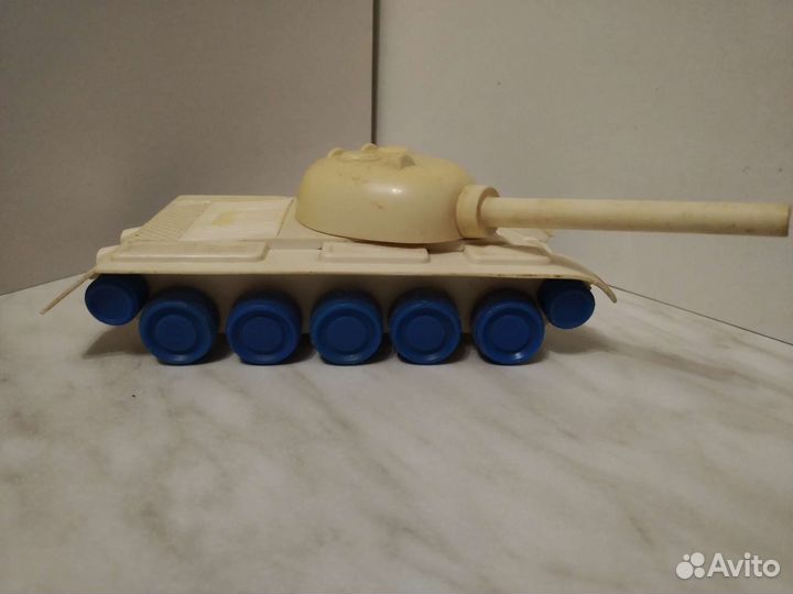 Танк военная техника игрушка СССР