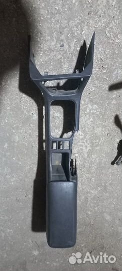 Подлокотник Toyota Carina Corona