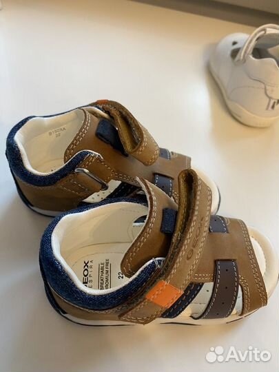 Продам новую детскую обувь