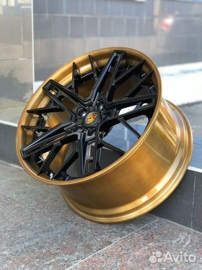 Кованые диски GT Forged R22 на Porsche Panamera