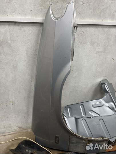 Крылья передние 2114-15