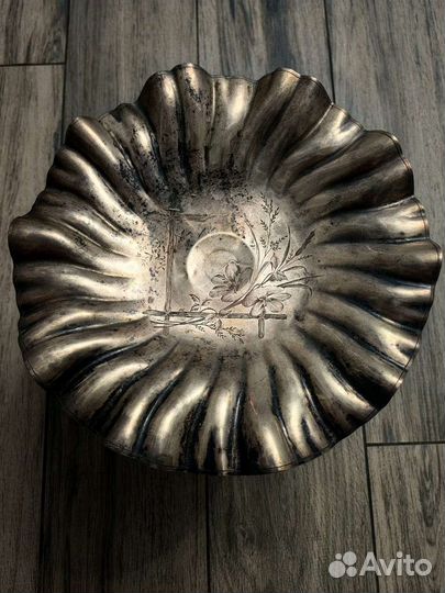 Серебряная конфетница известного мастера