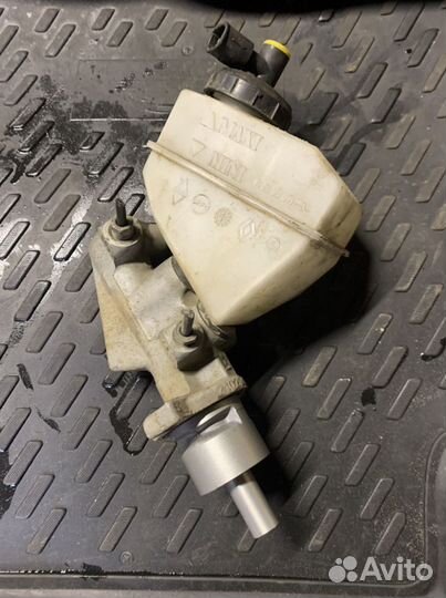 Цилиндр тормозной главный Renault Symbol II