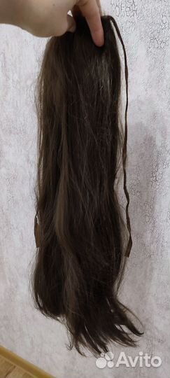 Волосы (хвост) на заколках темно-русые