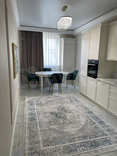 2-к. квартира, 90 м², 9/13 эт.