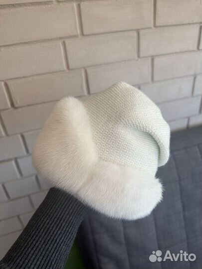 Шапка женская с натуральным мехом новая