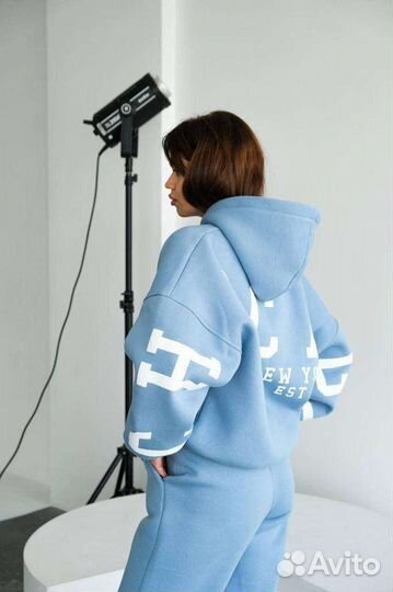 Костюм спортивный