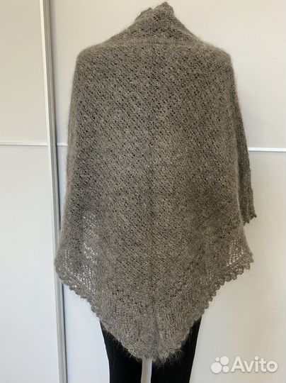 Косынка пуховая ручной работы