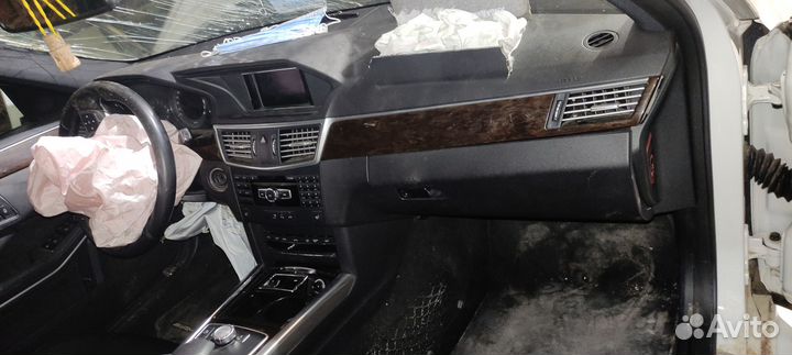 Mercedes-Benz E-класс 1.8 AT, 2012, битый, 180 000 км