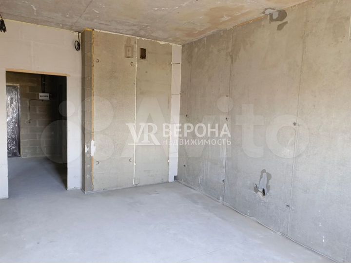 2-к. квартира, 56 м², 8/18 эт.