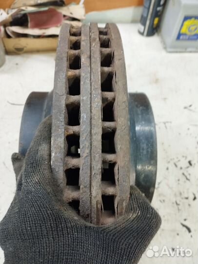 Тормозной диск передний BMW 7 Е65 бмв 7 Е65 Е66