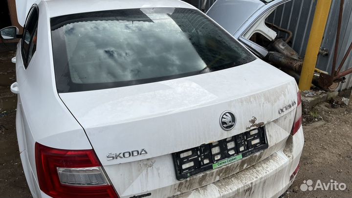 Крышка багажника skoda octavia а7 шкода Октавиа