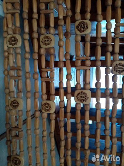 Штора на дверь деревянная