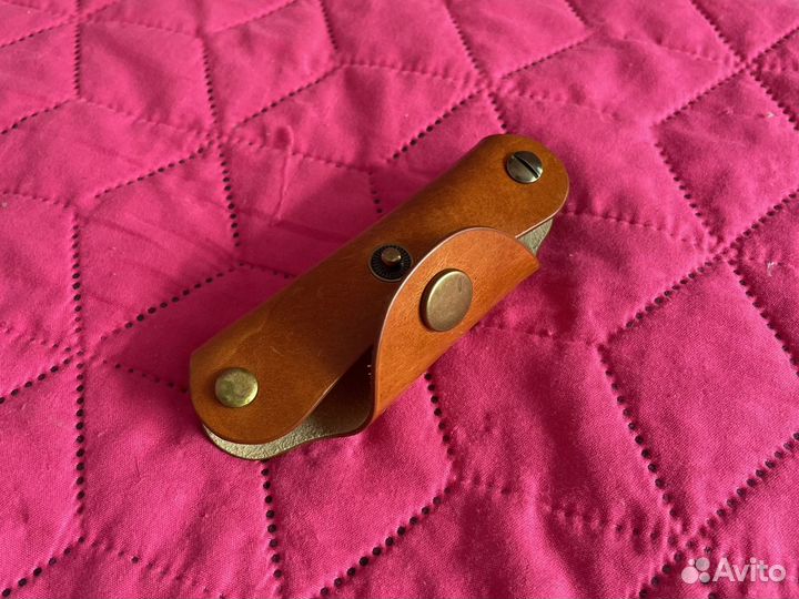 Ключница кожаная новая в подарочной коробке