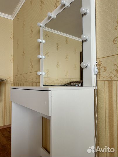 Туалетный столик