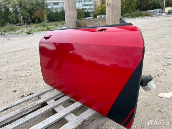 Дверь передняя правая Dodge Challenger