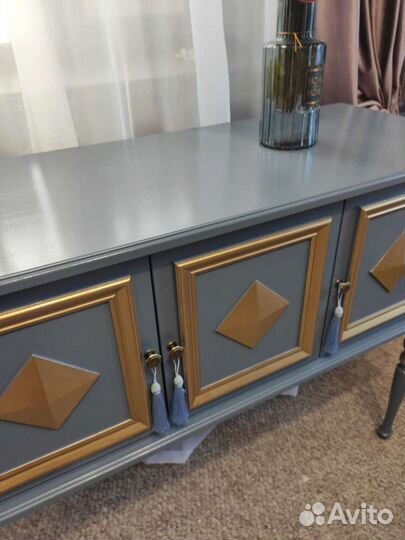 Тумба трехдверная