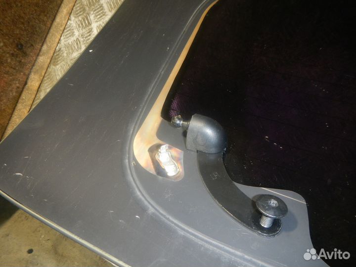 Стекло двери багажника SsangYong Rexton