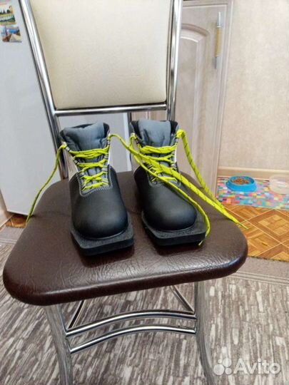 Лыжные ботинки