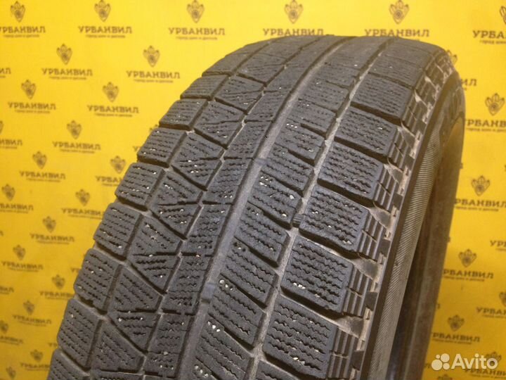 Bridgestone Blizzak Revo GZ 215/65 R16