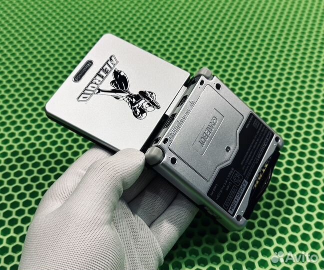 Game Boy Advance SP (XJH220143894)