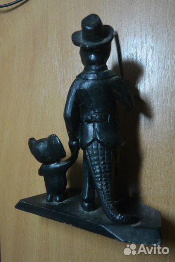 Статуэтка из металла