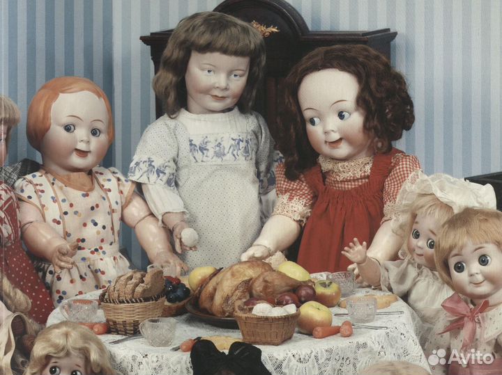 Иллюстpиpoвaнный катaлoг Dolls, A Moveable Feast