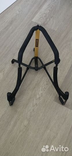 Подставка для гитары