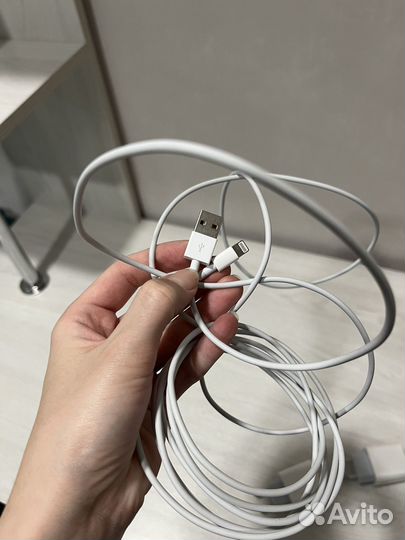 Комплект зарядки на iPhone
