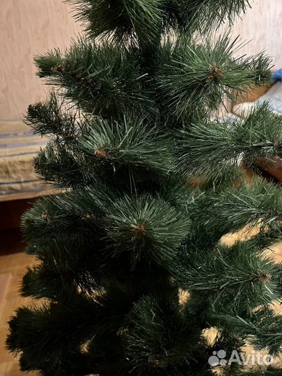 Елка искусственная на крестовине