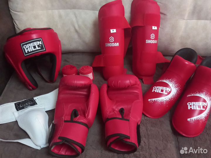 Комплект амуниции по кикбоксингу