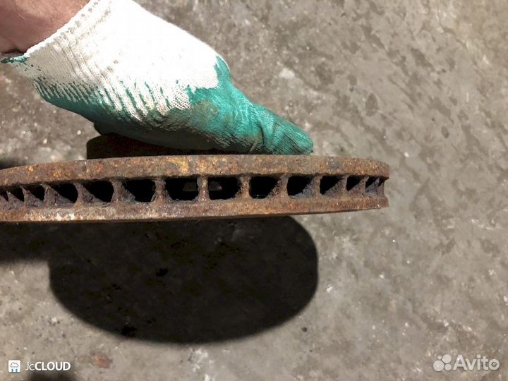 Тормозной диск на toyota ipsum SXM10 3SFE