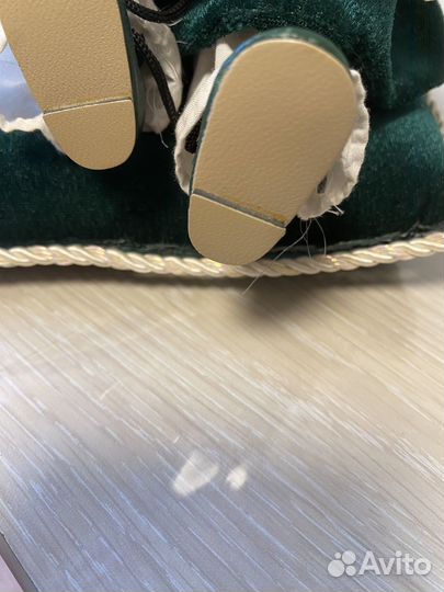 Кукла фарфоровая механическая с музыкой