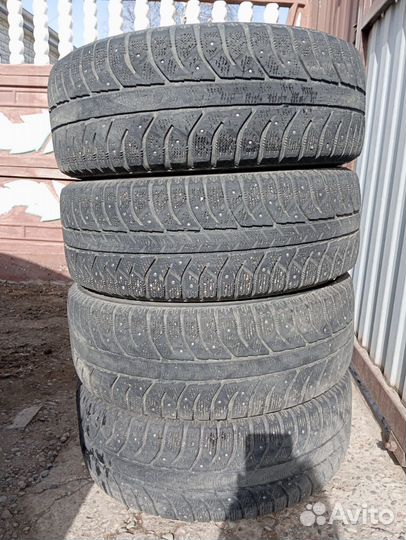 Bridgestone Ice Cruiser 7000 195/60 R15 88T