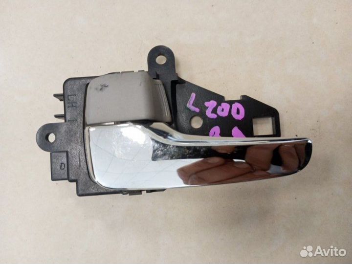 Ручка двери внутренняя задняя левая Mitsubishi