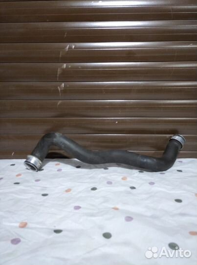 Патрубок системы охлаждения Мерседес E class