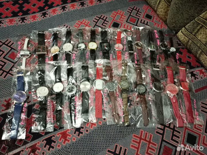 200+Новых Наручных кварцевых часов одним лотом