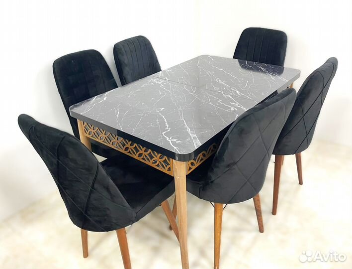 Кухонный стол и стулья