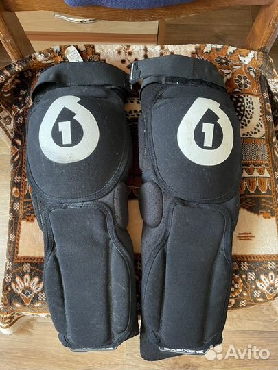 Наколенники