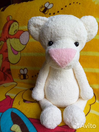 Белый лев вязаная спицами игрушка