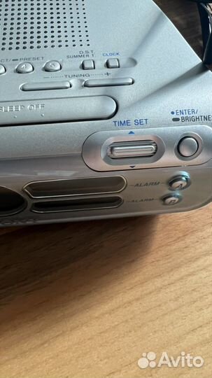 Часы-радиоприемник Sony ICF-C273L