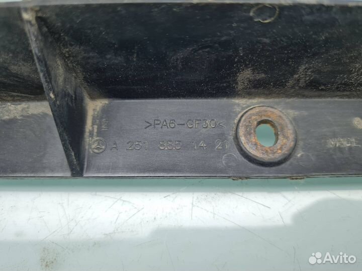 Кронштейн заднего бампера Mercedes W251