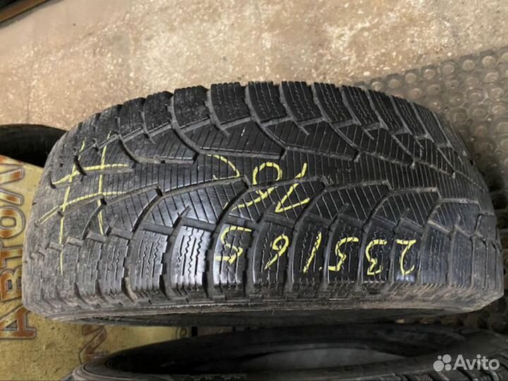 Nokian Tyres Hakkapeliitta CR Cargo 235/65 R16