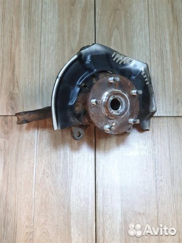 Кулак поворотный передний Toyota Corolla E150