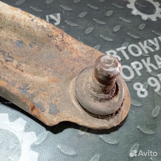 Передний правый рычаг Renault Megane 2