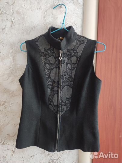 Жилетка женская 42 размер